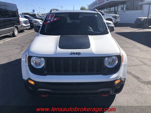 Used 2019 Jeep Renegade Trailhawk image 3