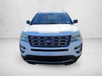 Used 2017 Ford Explorer XLT video 2