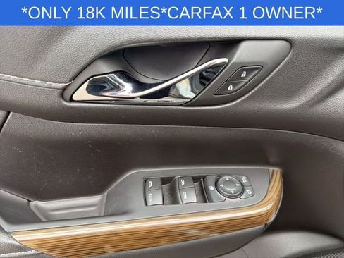 Used 2023 GMC Acadia SLE image 31