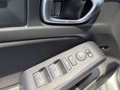 Used 2024 Honda Civic Sport image 11