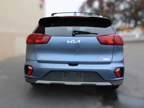 Used 2022 Kia Niro EX Premium image 11