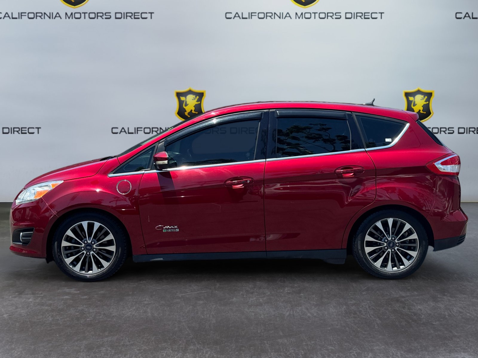 Used 2017 Ford C-MAX Energi Titanium FWD image 2