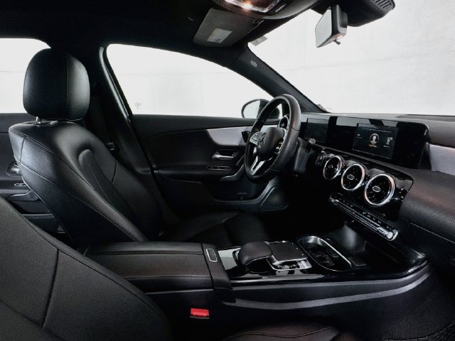 Used 2020 Mercedes-Benz A 220 image 25