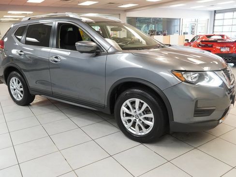 Used 2017 Nissan Rogue SV w/ SV Premium Package AWD/4WD image 14