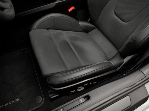 Used 2025 Porsche 911 Targa 4 GTS w/ Premium Package image 68