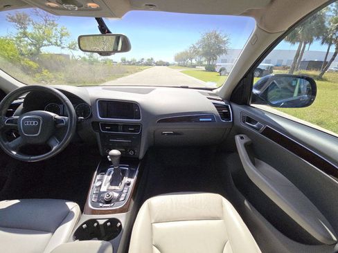 Used 2012 Audi Q5 3.2 Premium Plus w/ Audi MMI Navigation Plus Pkg image 19
