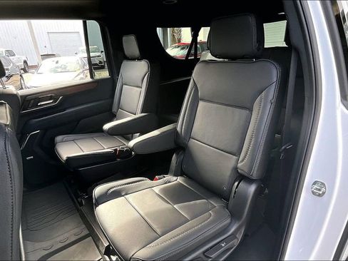 Used 2025 GMC Yukon XL Denali image 21