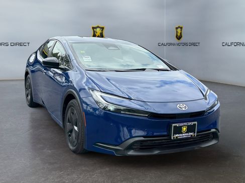 Used 2024 Toyota Prius LE FWD image 7