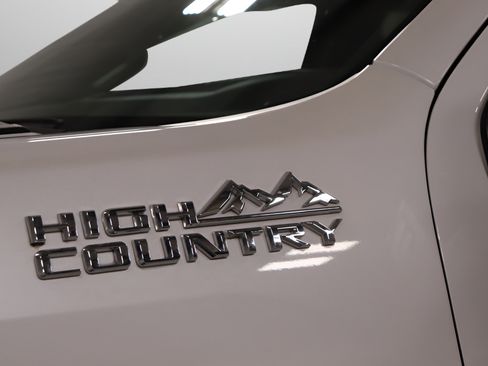 Used 2021 Chevrolet Silverado 2500 High Country w/ Z71 Off-Road Package AWD/4WD image 36