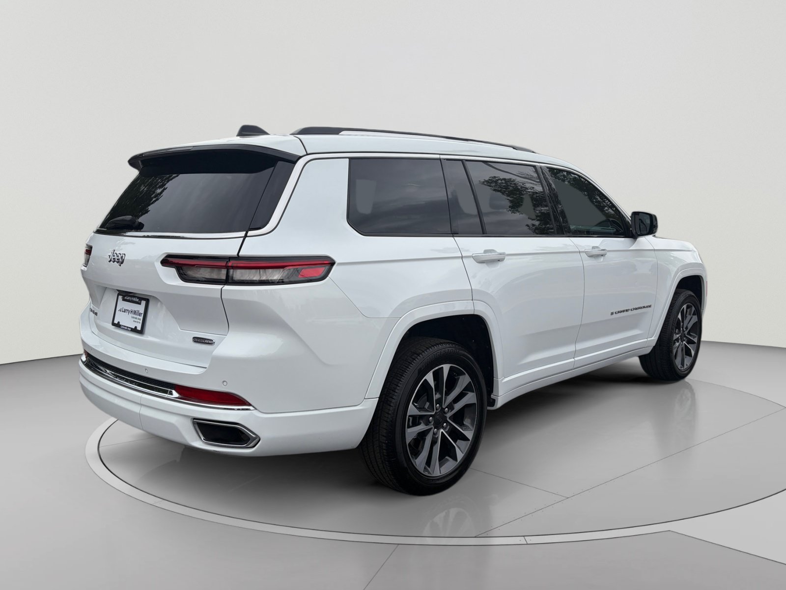 Used 2023 Jeep Grand Cherokee L Overland AWD/4WD image 5