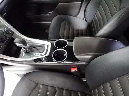 Used 2013 Ford Fusion SE FWD image 25