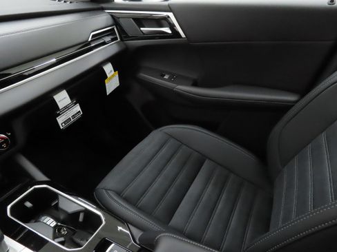 New 2026 Mitsubishi Outlander SE FWD image 19