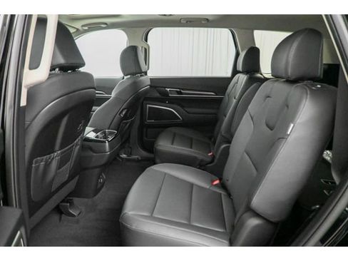 New 2025 Kia Telluride S image 14