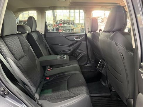 Used 2023 Subaru Forester Premium image 2