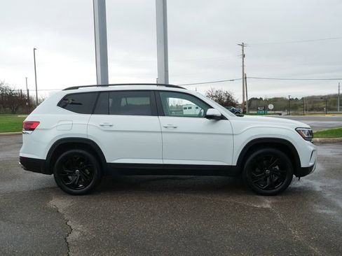 Certified 2023 Volkswagen Atlas SE w/ Panoramic Sunroof Package image 8