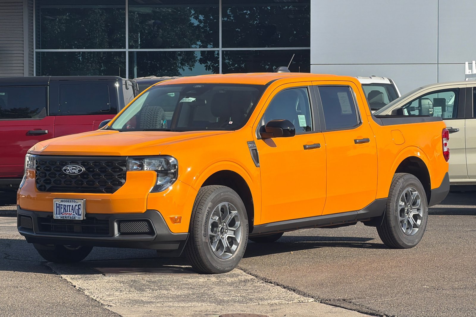 New 2026 Ford Maverick XLT w/ XLT Luxury Package FWD image 8