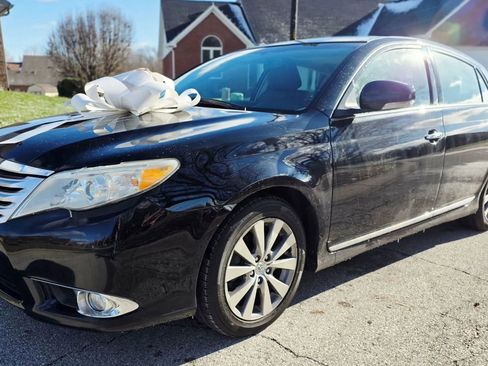 Used 2011 Toyota Avalon Limited image 1