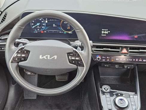 Used 2023 Kia Niro Wind w/ Wind Preserve Package FWD image 23