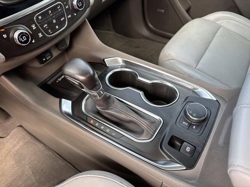 Used 2021 Chevrolet Traverse Premier image 26