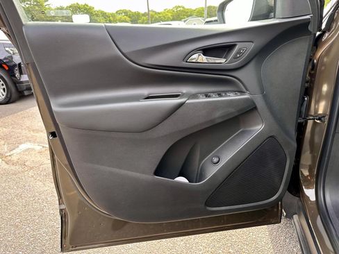 Used 2023 Chevrolet Equinox LT FWD image 8