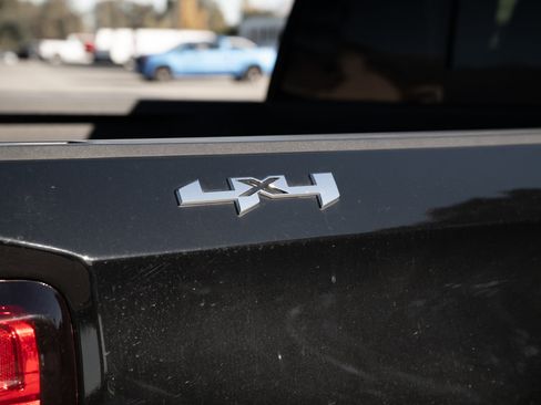 New 2024 GMC Sierra 1500 SLE w/ Preferred Package image 23