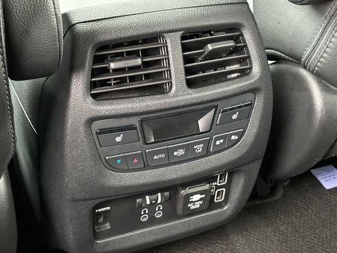 Certified 2020 Honda Pilot Touring image 15