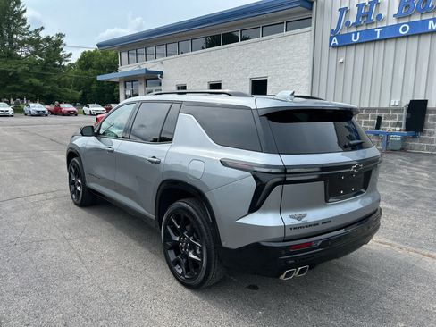 Used 2025 Chevrolet Traverse RS w/ LPO, Floor Liner Package AWD/4WD image 5