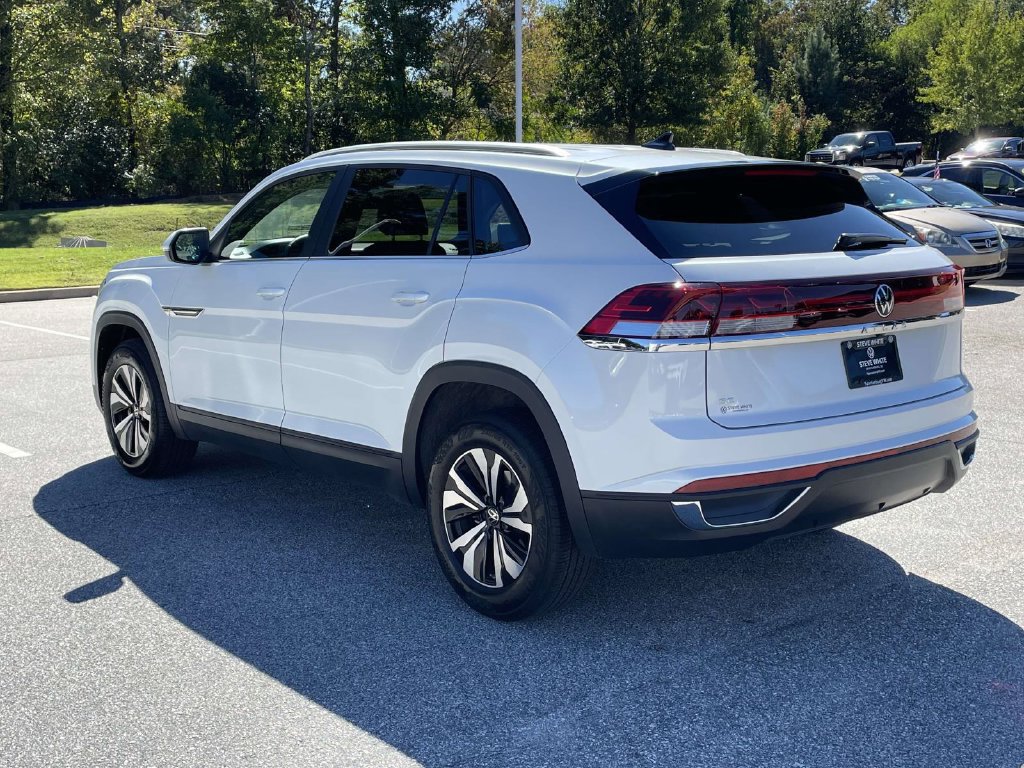 Certified 2026 Volkswagen Atlas Cross Sport SE FWD image 6