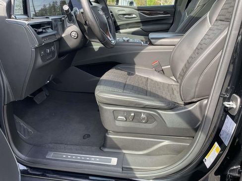 Used 2021 Cadillac Escalade ESV Premium Luxury Platinum RWD image 21
