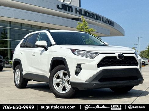 Used 2019 Toyota RAV4 XLE w/ Convenience Package FWD image 1