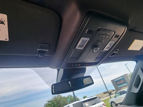 Used 2024 Chevrolet Tahoe LT AWD/4WD image 18