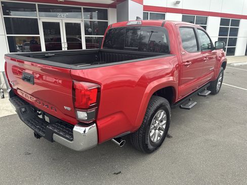 Used 2019 Toyota Tacoma SR5 image 8