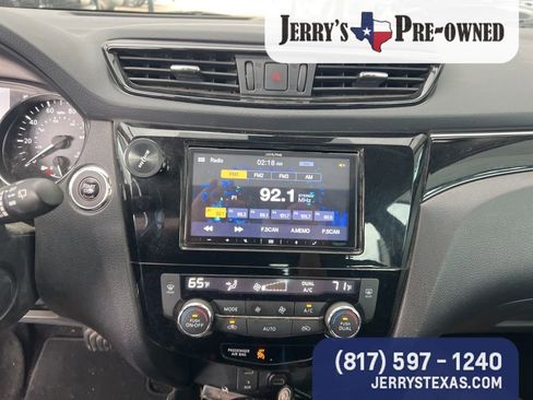 Used 2018 Nissan Rogue Sport SL w/ SL Premium Package image 11