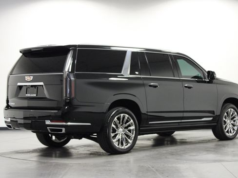 Used 2025 Cadillac Escalade ESV Premium Luxury w/ Touring Package AWD/4WD image 4
