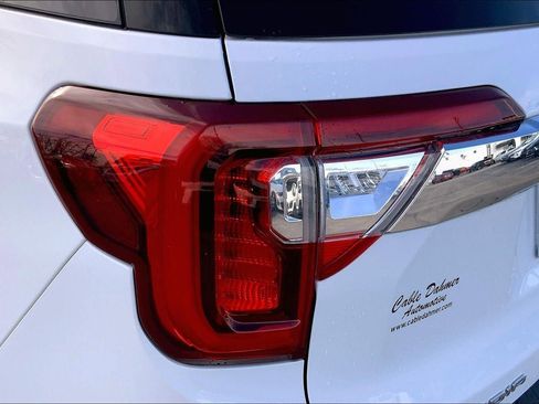 Used 2023 GMC Acadia SLE image 26