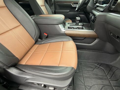 Used 2025 Chevrolet Silverado 1500 High Country image 10