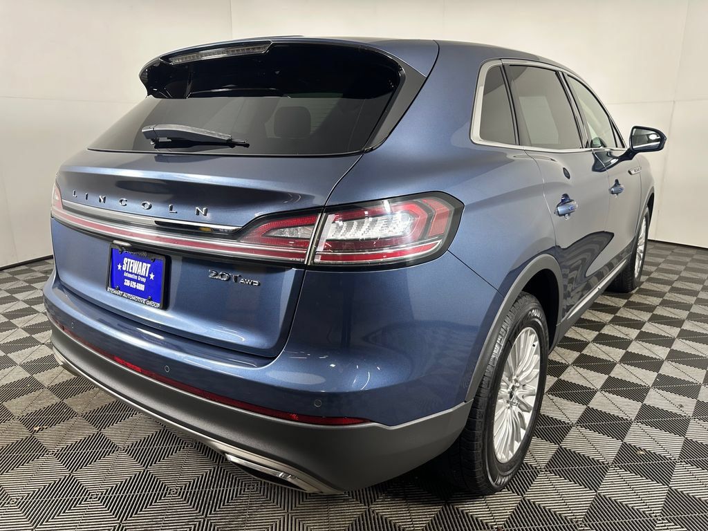 Used 2019 Lincoln Nautilus Premier AWD/4WD image 5