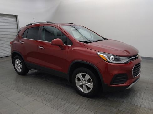Used 2020 Chevrolet Trax LT w/ Sun & Sound Package AWD/4WD image 11