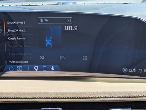 Used 2024 Cadillac XT4 Premium Luxury FWD image 18