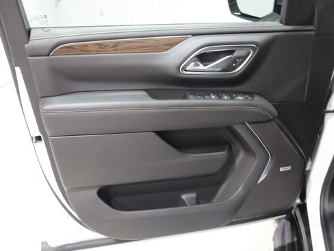 Used 2024 Chevrolet Tahoe Premier AWD/4WD image 14