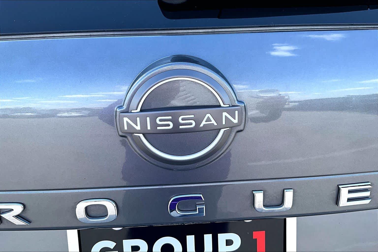 Used 2023 Nissan Rogue SV FWD image 31
