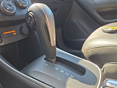 Used 2018 Chevrolet Trax LT w/ LT Convenience Package AWD/4WD image 22