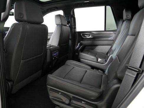 Used 2024 Chevrolet Tahoe LT w/ LT Signature Package AWD/4WD image 32