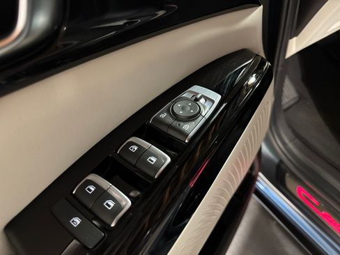 Certified 2024 Kia Carnival EX image 25