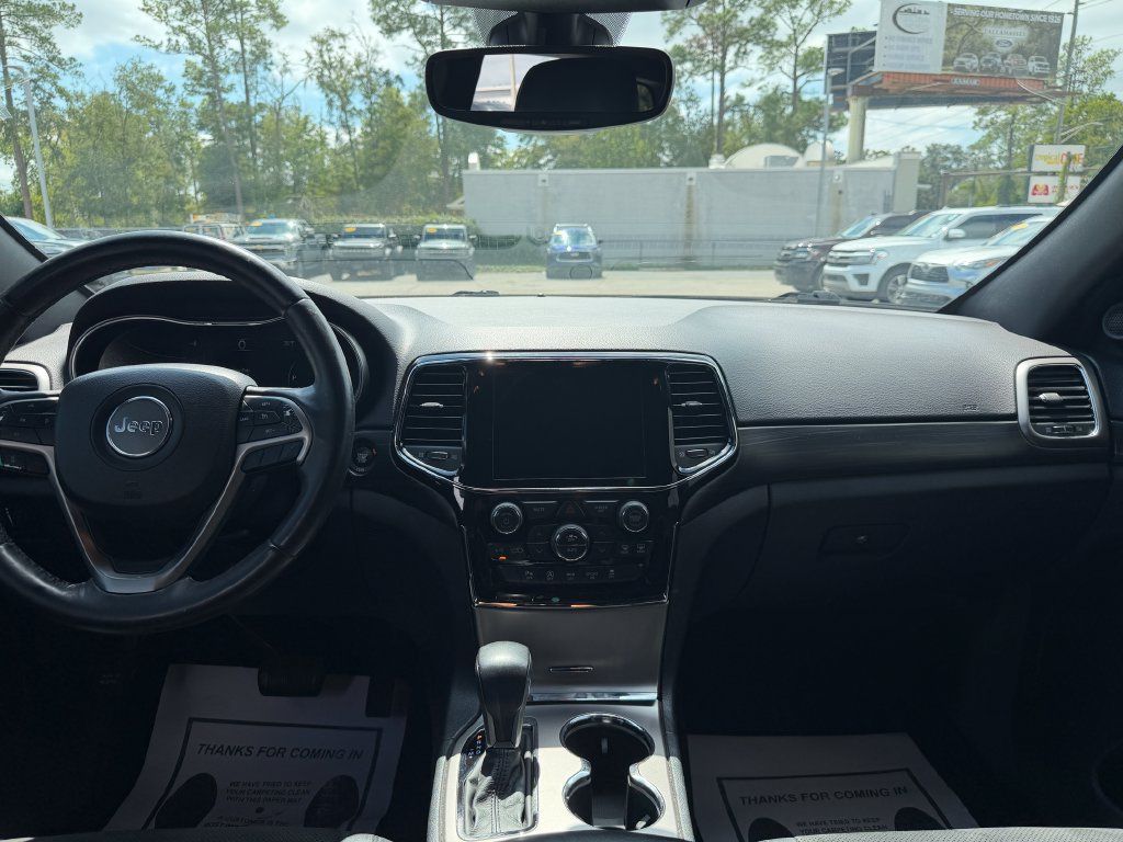 Used 2019 Jeep Grand Cherokee Altitude RWD image 15