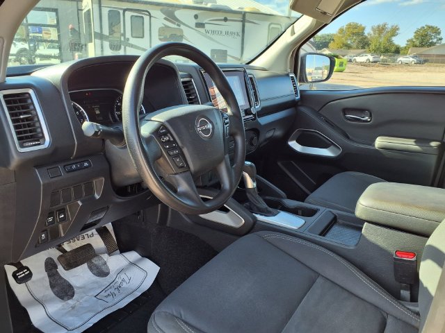 Used 2024 Nissan Frontier SV AWD/4WD image 12