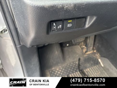 Used 2021 Toyota RAV4 XLE AWD/4WD image 22
