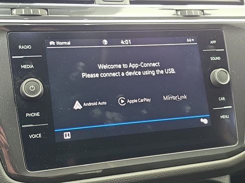 Certified 2022 Volkswagen Tiguan SE image 21