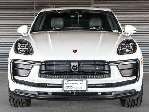 Certified 2023 Porsche Macan AWD/4WD image 8