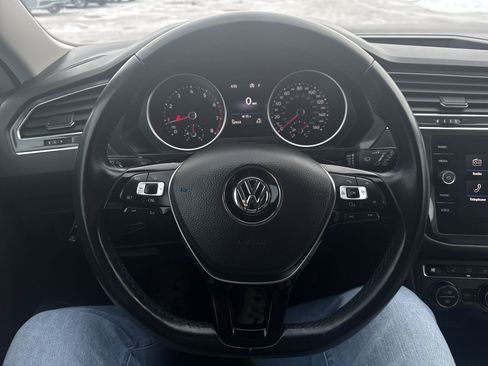 Used 2018 Volkswagen Tiguan SE image 18